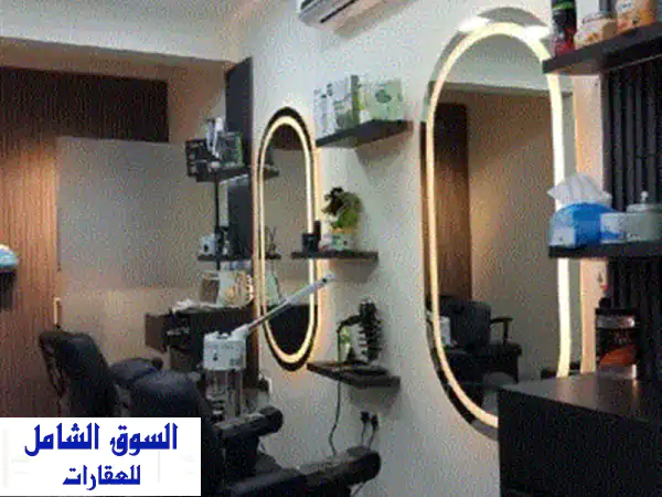 صالون حلاقة رجالي شبه جديد، للبيع بسبب عدم التفرغ.