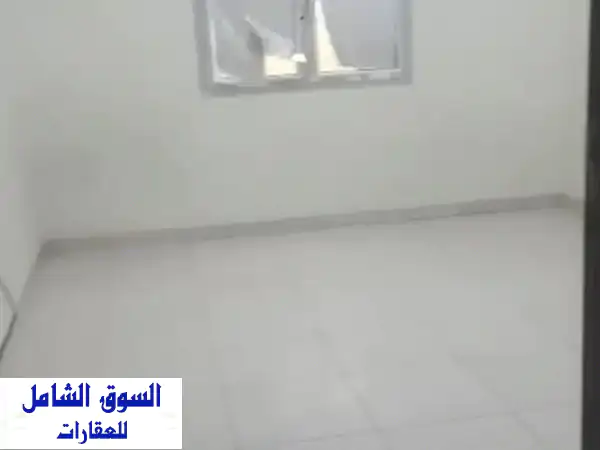 استوديو عربي للإيجار في المحرق، غرفة + حمام + مطبخ + بالكونة، مصعد + تكييف، 130 دينار شهريا
