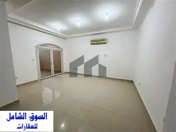 فيلا فاخرة للإيجار بمدينة محمد بن زايد: 5 غرف ماستر بمجمع سكني راقٍ - جاهزة للسكن الفوري!