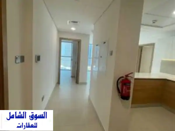 شقة فسيحة من غرفتي نوم  موقع متميز في جزيرة الريم