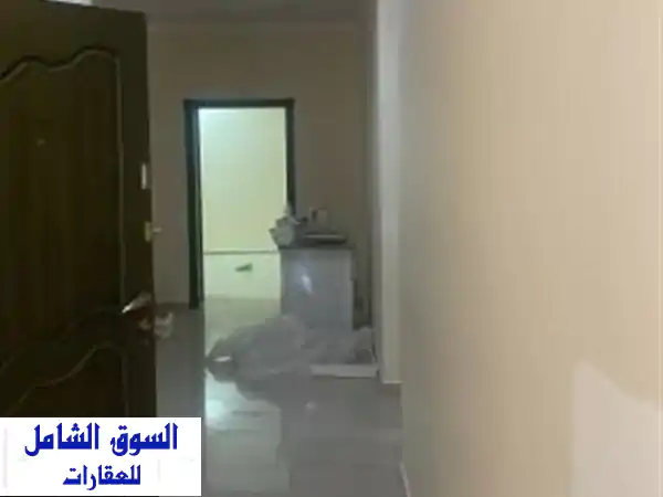 شقة نصف مفروشة للإيجار في الحد