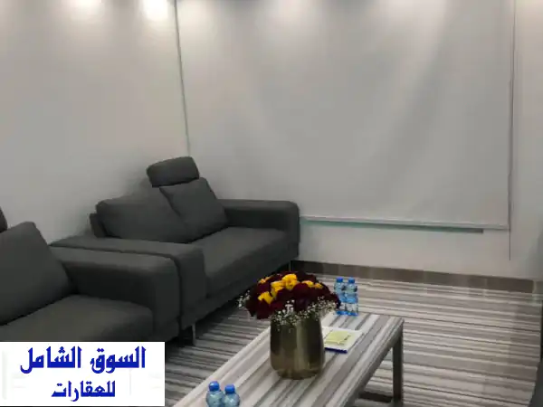 فرصة ذهبية: مكتب فاخر للبيع في المجاز 2، الشارقة...