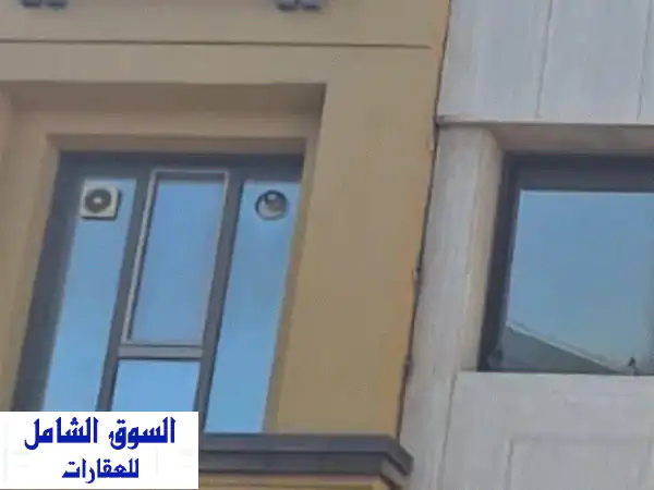 للبيع مجمع تجاري في المباركية المساحة 170 متر مربع...