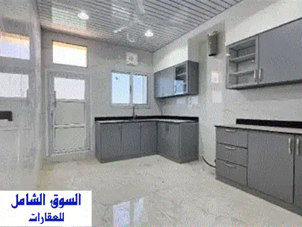 البحرين  الحد / شقة للبيع. مع المكيفات. جديدة أول ساكن. نظام عربي. البناية أربعة طوابق فقط. تتكون ...