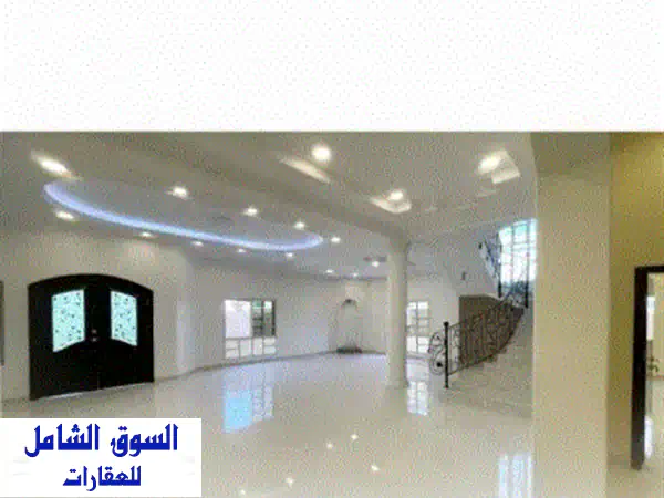 فيلا مميزة للبيع بالحد، البحرين: موقع تجاري...