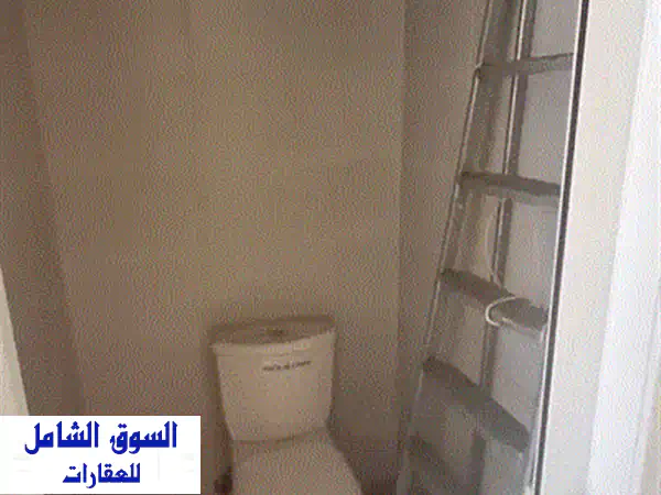 فرصة استثمارية: محل تجاري للبيع في كوسبا، الكورة - 59م² طابقين بموقع حيوي | GM136 CM
