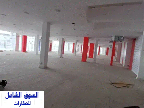 للإيجار معرض تجاري موقع استراتيجي في الرفاع على شارع عام واجهة زجاجيه بالكامل الواجهة. 60 متر تتوفر ...