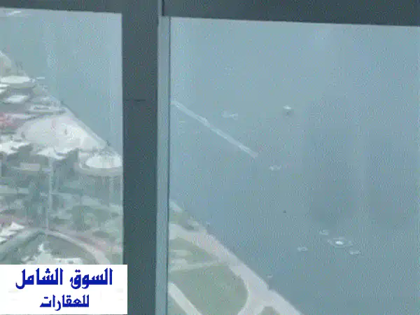 مكاتب بإطلالة كاملة على بحيرة خالد، تكييف...
