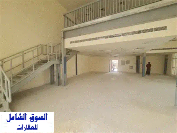 شبرة أو معرض في الصناعية 12 مع ميزان مساحة 3500 قدم...