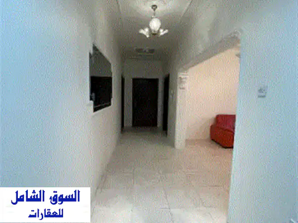 للإيجار فيلا من طابق واحد في عالي تتكون من 4 غرف...