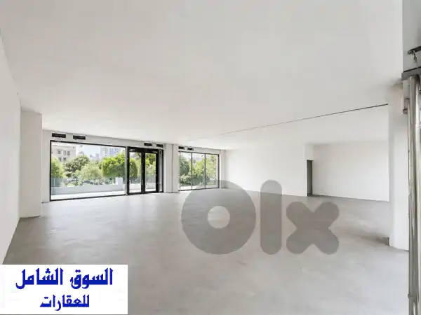 فرصة استثنائية: محل تجاري فاخر 450 م² مع تراس أخضر...