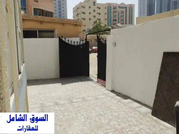 بيت في النخيل مساحة 2000 قدم مكون من 3 غرف وحمامين وحوش بالقرب من بن عمير للشاي الدخل 55000 مطلوب ...