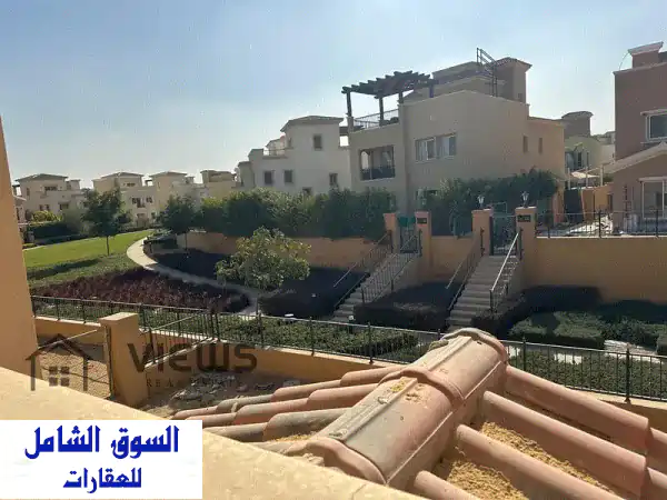 توين هاوس 230 م بحري نصف تشطيب موقع متميز بكمبوند...