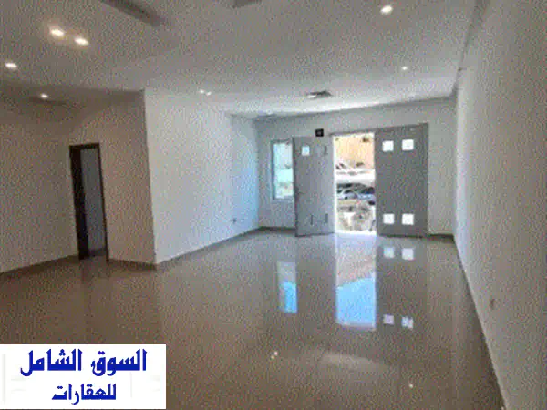 للإيجار شقة أرضية في الروضة، تشطيب سوبر ديلوكس. 3...