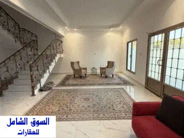 للإيجار فيلا في جري الشيخ تتكون من 3 غرف نوم، صالتين، غرفة معيشة، مطبخ تحضيري، مطبخ خارجي، غرفة ...