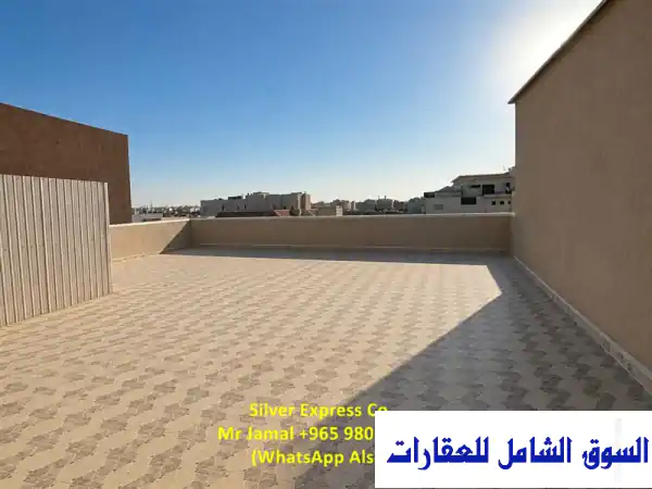 شقة جميلة مكونة من غرفتي نوم مع سطح خاص للإيجار في الفنطاس الأحمدي
