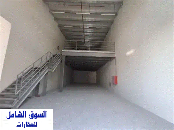 مستودع للإيجار في عجمان الصناعية مساحة 3300 ميزانين...