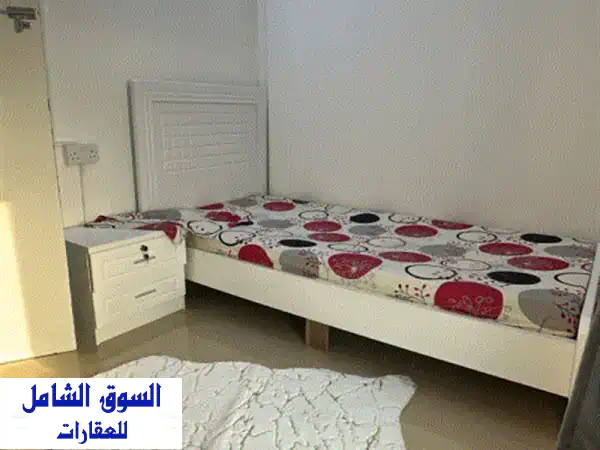 متاح بارتشن بشباك لبنت داخل سكن بنات فقط...