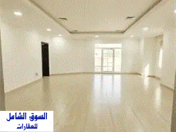 للإيجار دور أول في منطقة جابر الأحمد مع روف كبير....