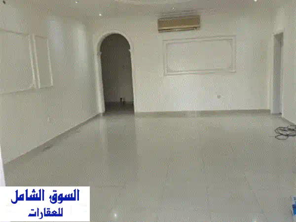 فرصة ذهبية بالجرينة: بيت شعبي للبيع بمساحة...