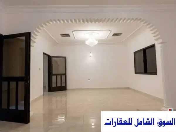 للإيجار شقة بالخالدية ارضي مدخل مشترك في...