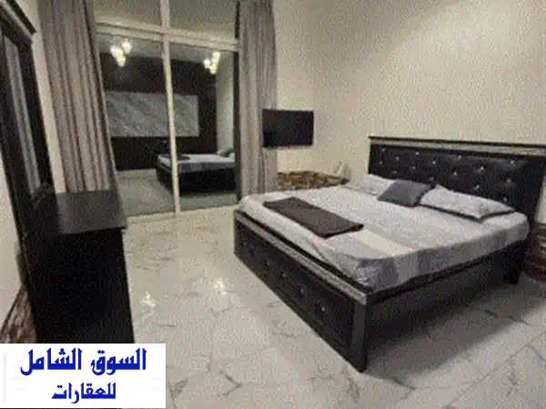 للبيع شقة راقية مفروشة بالكامل في أبراج الواحة  الراشدية 1، عجمان. المواصفات: غرفتان وصالة بتشطيب ...