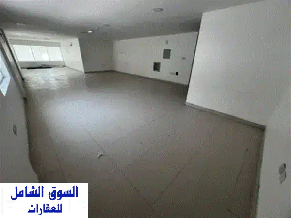 فرصة ذهبية: مكتب تجاري فاخر ومجهز بالكامل للإيجار السنوي بالجرف 2 عجمان | موقع حيوي بـ 35 ألف درهم فقط!