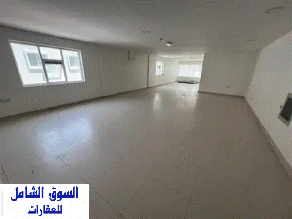 فرصة ذهبية: مكتب تجاري فاخر ومجهز بالكامل...