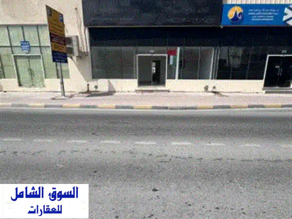 للإيجار مستودع مميز في الصناعية 4 موقع استراتيجي على الشارع العام مباشرة. المساحة 5000 قدم. باب ...