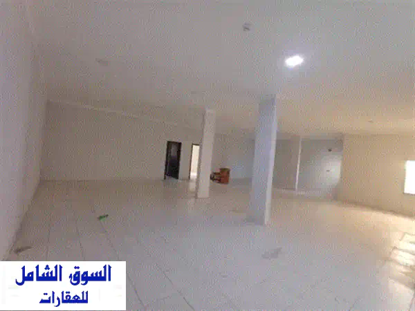 مستودع للإيجار شامل الكهرباء بدون لمبات في...