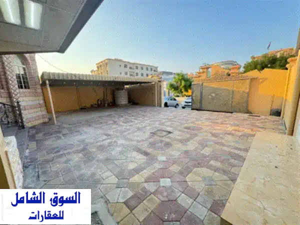 فيلا فاخرة مفروشة بالكامل للإيجار بالروضة 3، عجمان | 5 غرف ماستر | 5000 قدم | فرصة لا تعوض!