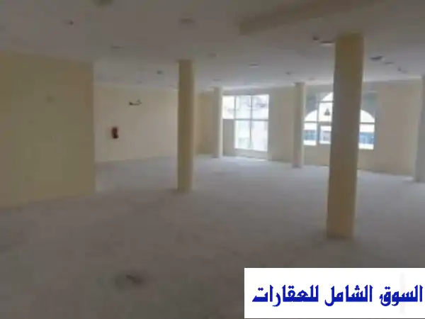 مكتب للإيجار. جديد تمامًا معيذر شارع أم الدوم...