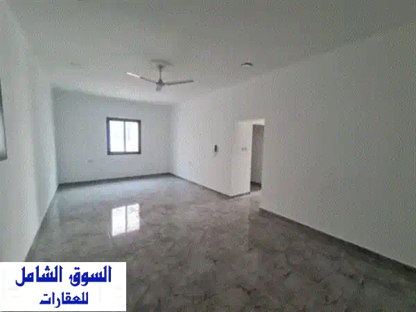 مكتب تجاري واسع للإيجار بجرداب، شارع 77 | 160م² | 250...
