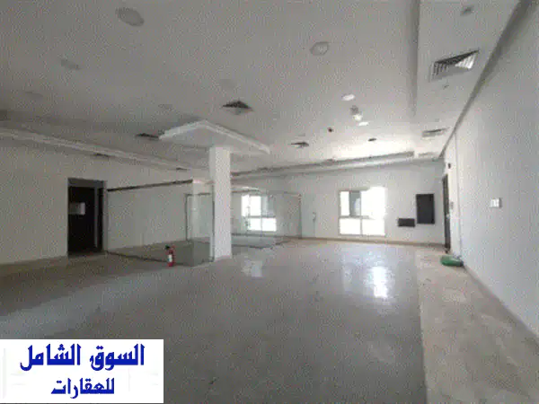 مكتب إداري فاخر للإيجار بسُترة، البحرين | 4 غرف،...