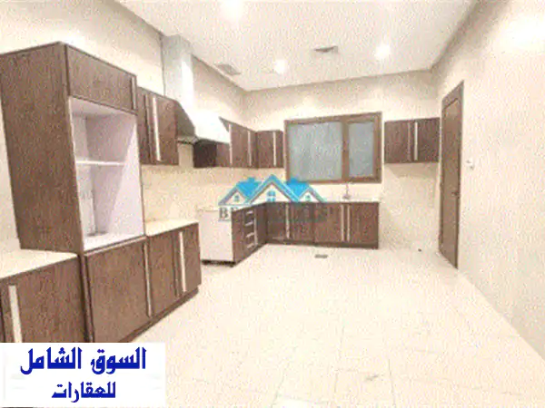 فيلا فاخرة للإيجار بأبو فطيرة | 5 غرف نوم ماستر | حديقة خاصة ومواقف مظللة