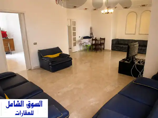 شقة مفروشة فاخرة للبيع في بلاط بإطلالة بحرية جزئية...
