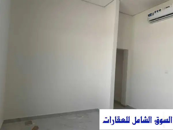 للإيجار فيلا جديدة 3 غرف نوم بالعوير 2 في العوير دبي