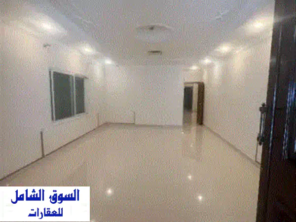 للإيجار دور أرضي في منطقة سلوى، له 3 مداخل. يتكوّن من...