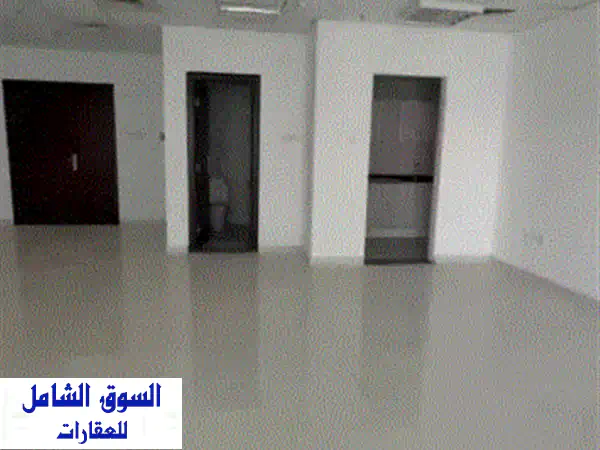 جاهز للاستخدام. للإيجار السنوي مكتب في المجاز 3...