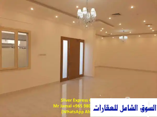 طابق أرضي في فيلا يضم 4 غرف نوم واسعة منطقة أبو...