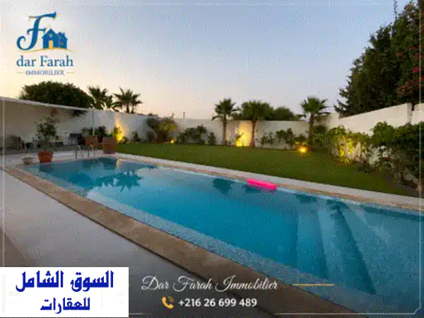 كراء صيفي فيلا رائعة مع مسبح، تقع على بعد 600 متر فقط من الشاطئ. تتكون من 4 غرف نوم، منها جناحان ...