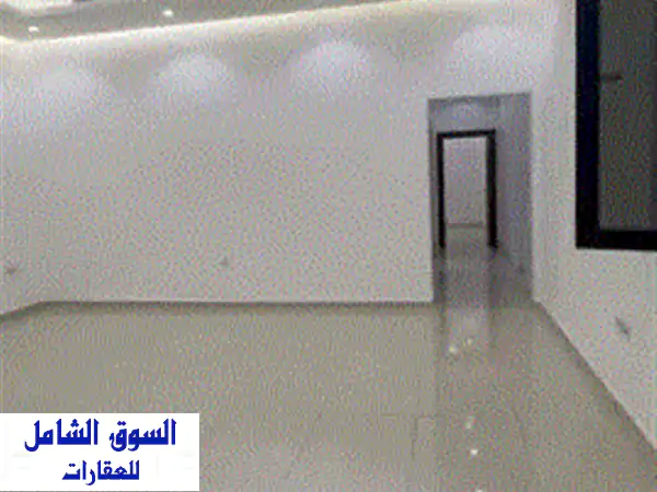 شقة أرضية للإيجار في القادسية، قريبة من الخدمات....
