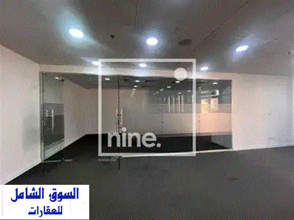 مكتب واسع 350 متر متشطب بالكامل للإيجار على شارع التسعين الجنوبي، القاهرة الجديدة  لوكيشن مميز جدًا  1,650 جنيه للمتر