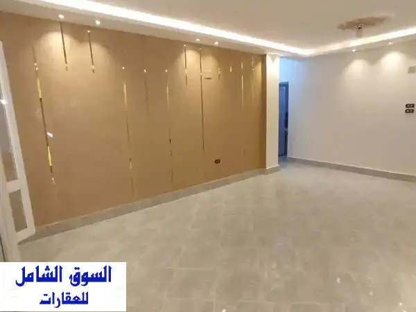 شقة للإيجار في مصر الجديدة  أمام مدرسة صن رايز 3 غرف...
