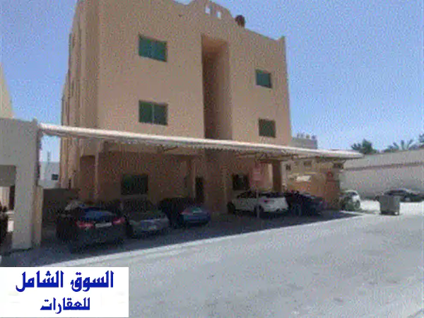 بناية للبيع في جد علي على أرض بمساحة 426 مترًا مربعًا، تتكون من 7 شقق، وتحتوي على مصعد. السعر ...