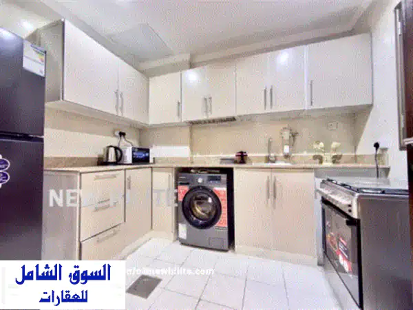 شقة جديدة بالكامل ومفروشة بالكامل للإيجار في السالمية، الكويت. تتميز الشقة بصالة واسعة مع أثاث ...