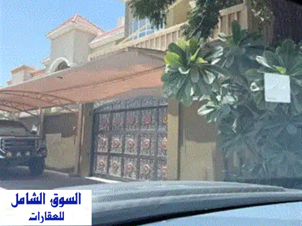 فيلا فاخرة للإيجار  عجمان المويهات فيلا مستقلة على مساحة أرض 4000 قدم، تصميم راق يناسب السكن ...