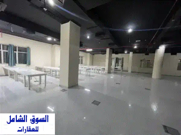 استثمر بذكاء: إيجار طابق تجاري كامل 5500 قدم² بالراشدية...