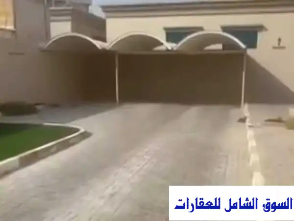 للإيجار فيلا 5 غرف في مدينة شخبوط أبو ظبي