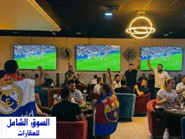 مقهى للبيع في عجمان شارع الاتحاد الكافيه شغال لا يحتاج الى أي مصروف الإيجار السنوي 180000 مبيعات